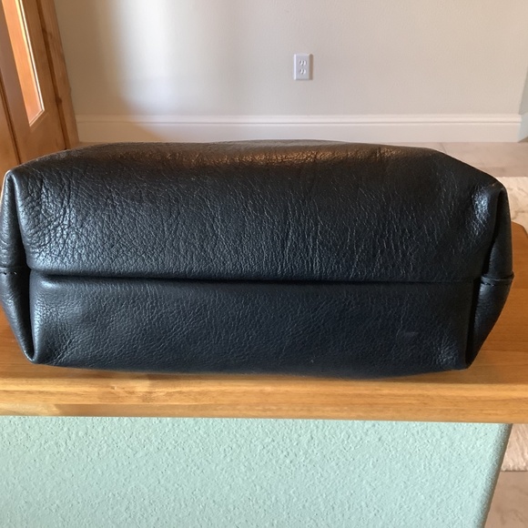 Portland Leather Full Size Crossbody in Black Pebbled Leather - Picture 3 of 3